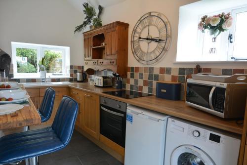 Pheasant Barn - A�cornish Stone Barn Conversion For Two In The Looe Valley Aonb Near The Coast