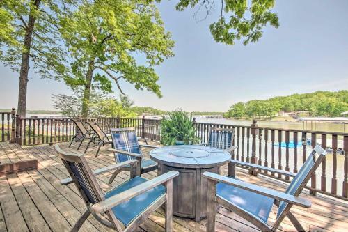 Waterfront Lake Ozark Pad Fishing And Boat Dock!