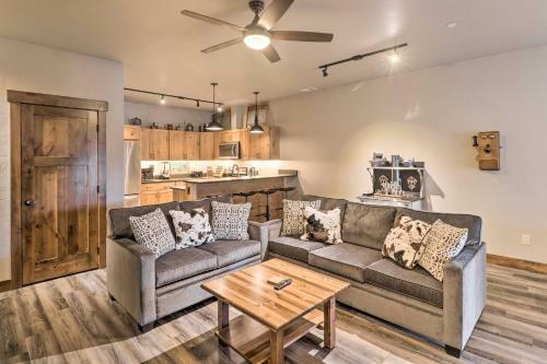 Apartamento Cozy Columbia Falls Condo With Private Balcony!