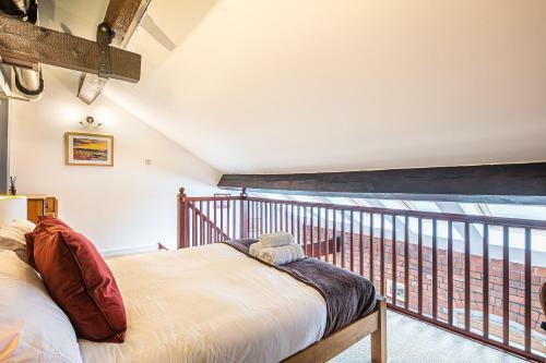 Victoria Quays Charming Loft Apartment - Free Parking