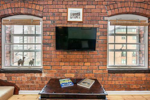 Victoria Quays Charming Loft Apartment - Free Parking