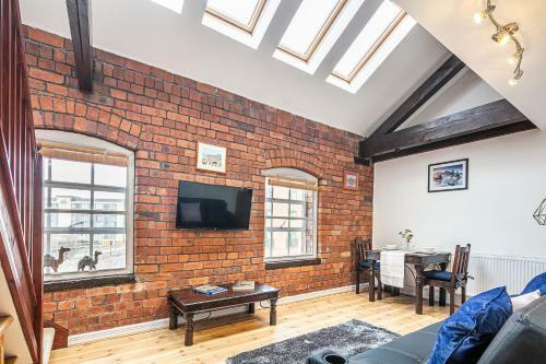 Victoria Quays Charming Loft Apartment - Free Parking