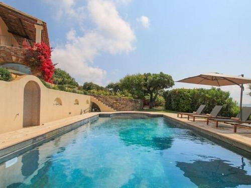 Majestic Holiday Home In Grimaud With Private Pool