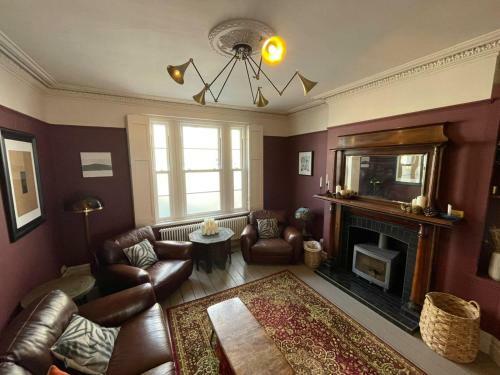 Victorian Beach House With Parking