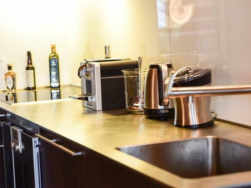 Apartment Huez, 3 Bedrooms, 7 Persons - Fr-1-645-16