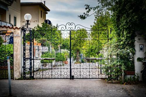 Bed & Breakfast Sorrento Hidden Garden