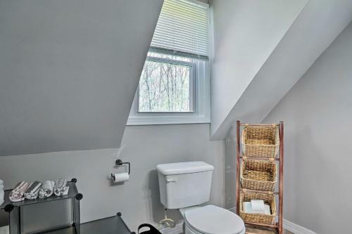 Goshen Cottage With Deck On Working Family Farm