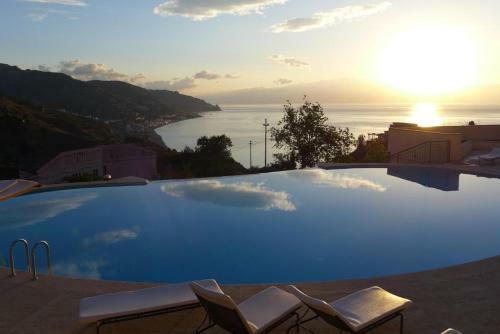 Taormina Romantic Apartment By Taormina Holidays