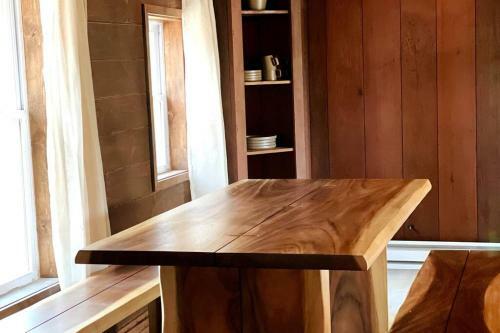 Charming Cottage With Lake Access, Trails, Plus A Jacuzzi!