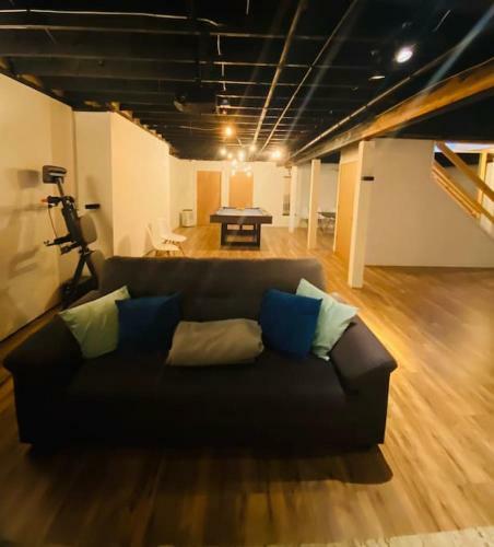 Modern, Spacious Lakeside Retreat In Narrowsburg