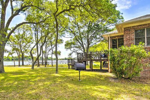 Ocean Isle Beach Home Near Ocean Isle Marina