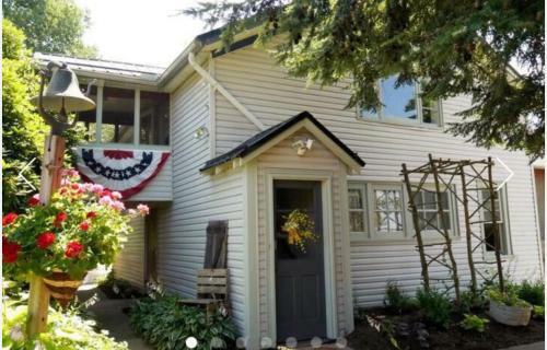The Carriage House 1836