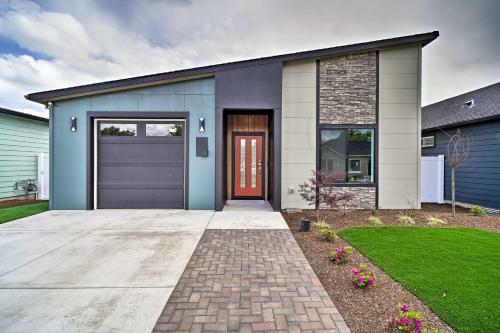 Modern Medford Escape About 3 Mi To Downtown!