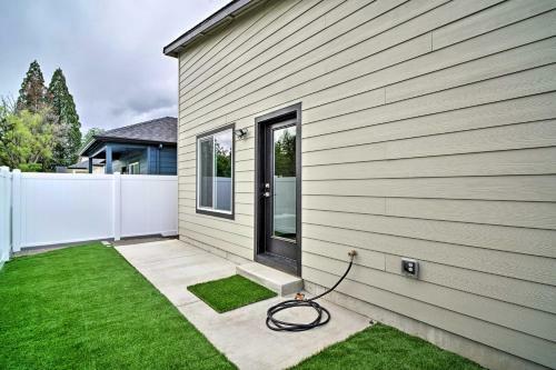 Modern Medford Escape About 3 Mi To Downtown!