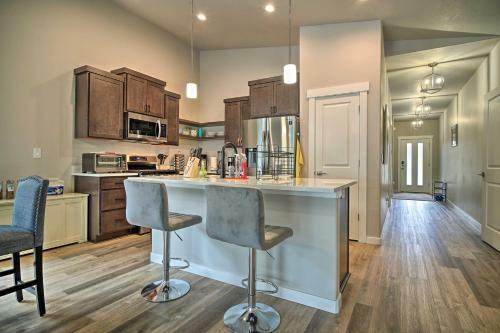 Modern Medford Escape About 3 Mi To Downtown!