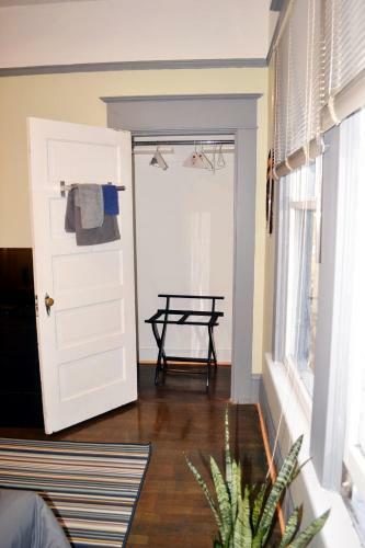 Hostal 624 Jackson Guest House