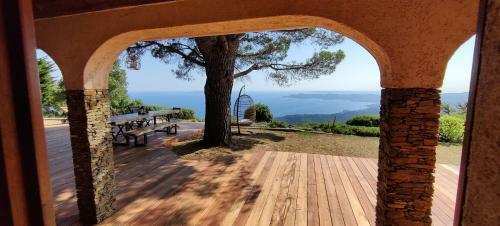 Villa / Vue � Couper Le Souffle Entre Terre Et Mer