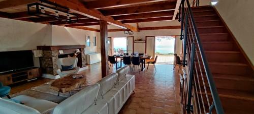 Villa / Vue � Couper Le Souffle Entre Terre Et Mer