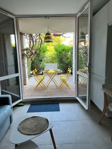 Apartamento Le Lavandou-rez de Jardin Bord de Mer