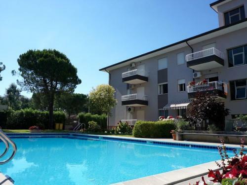 Amazing Holiday Home In Caorle With Shared Pool