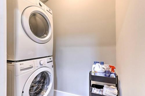 Philly Townhome With City Views About 2 Mi To Dtwn!
