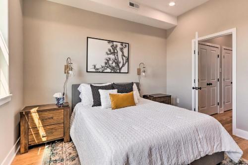 Philly Townhome With City Views About 2 Mi To Dtwn!