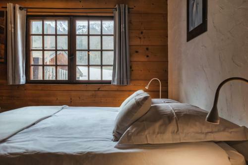 4br Traditional Chalet Bbq + Fireplace + View
