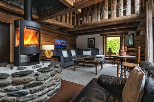 4br Traditional Chalet Bbq + Fireplace + View
