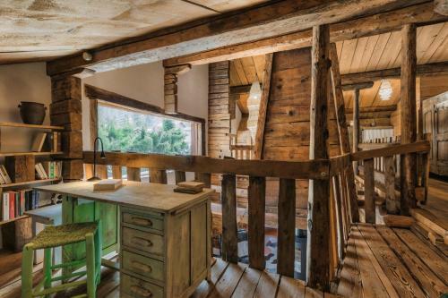 4br Traditional Chalet Bbq + Fireplace + View