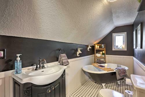 Pet-friendly Home With Patio On Main Street!
