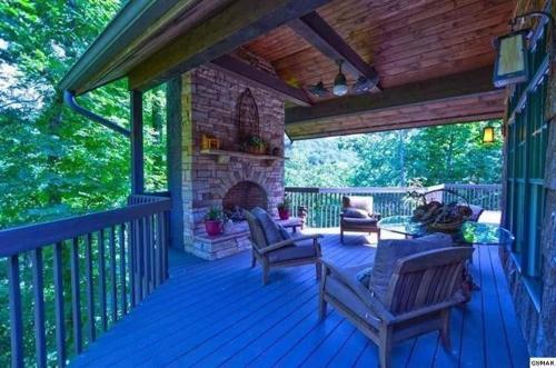 Misty Mountain Manor Home