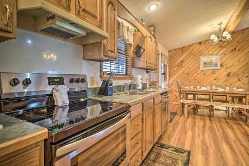 Sevierville Escape With Hot Tub, Grill And Games!