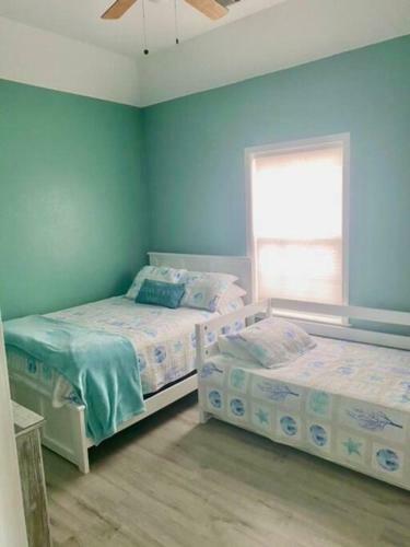 Sunny Delight - Sleeps 10 - Generous Space!