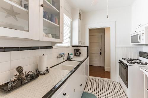 Lazy Days Cottage - Amazing Views And Great Location! Home