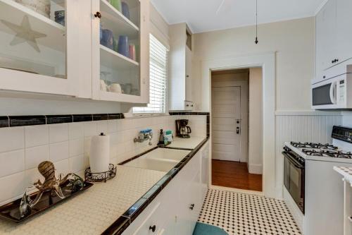 Lazy Days Cottage - Amazing Views And Great Location! Home