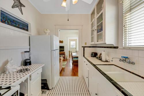 Lazy Days Cottage - Amazing Views And Great Location! Home
