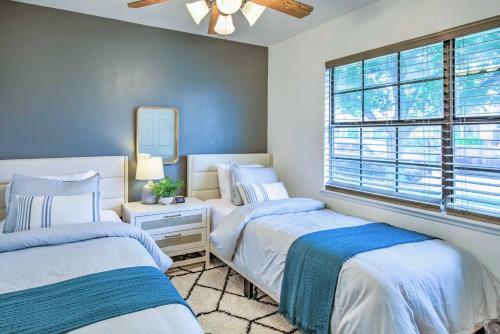 The Colony Townhome Near Golfing And Lakes!