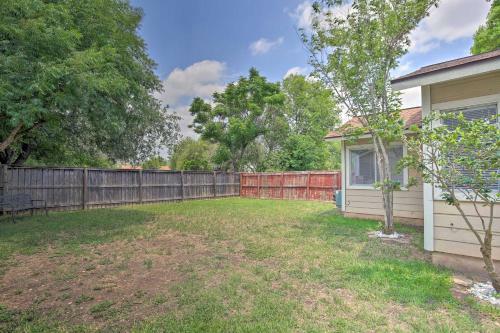Sunny San Antonio Home With Backyard And Patio!