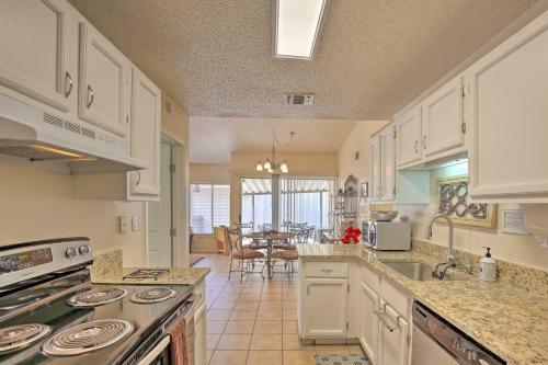 Sunny San Antonio Home With Backyard And Patio!