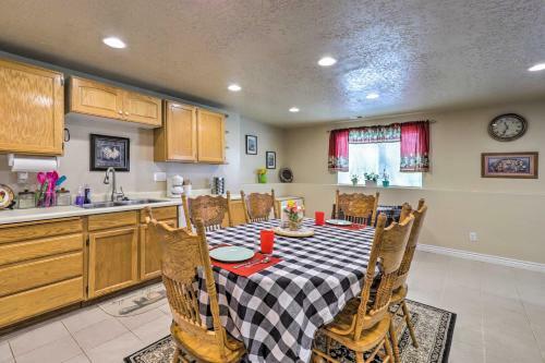 Charming Lehi Apartment With Yard And Fire Pit!