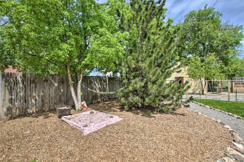 Family-friendly Logan Getaway With Yard And Grill