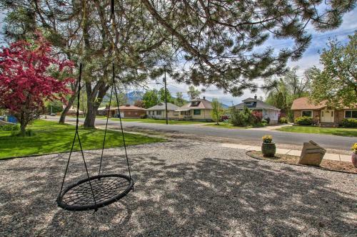 Family-friendly Logan Getaway With Yard And Grill