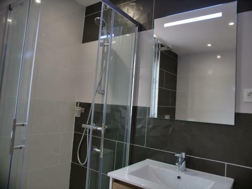 Hostal Room In Apartment - Blue Reves Apartment