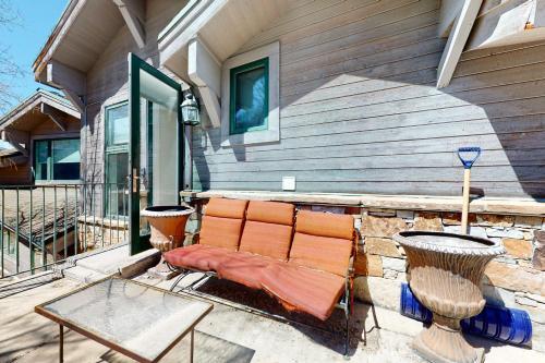 Serene Ski Chalet
