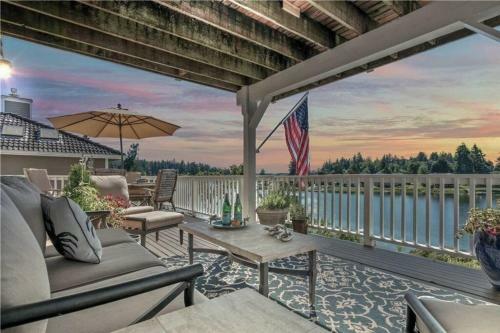 Villa Waterfront Home In Gig Harbor
