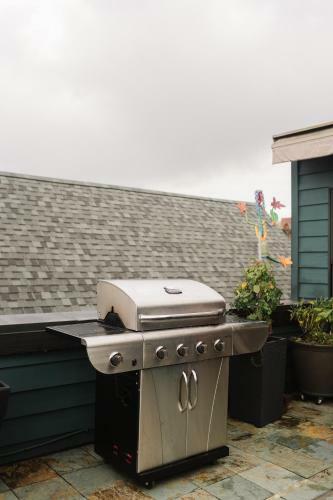 Waterfront Rooftop Deck On Lake Union 3br 3ba Extended Stay