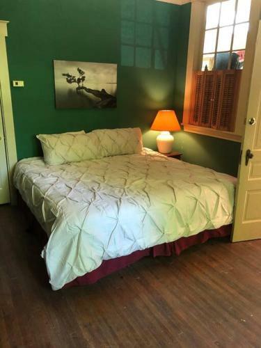 Greenbrier River Hideaway W/ 11 Acres Of Frontage!