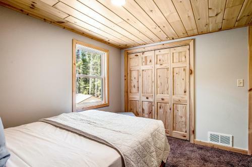 Eagle River 70 Chain Home