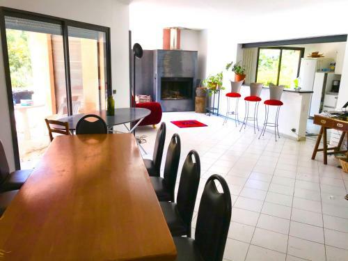 Villa Avec Piscine Sur Les Hauts De N�mes