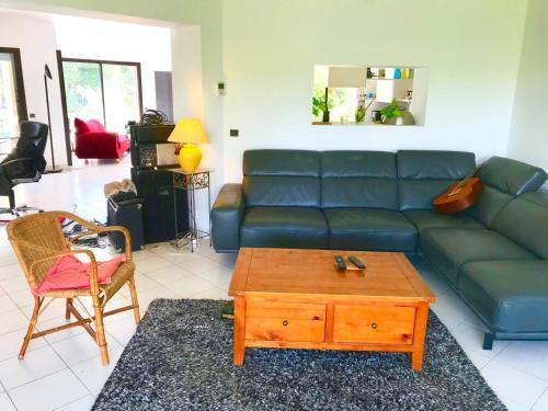 Villa Avec Piscine Sur Les Hauts De N�mes